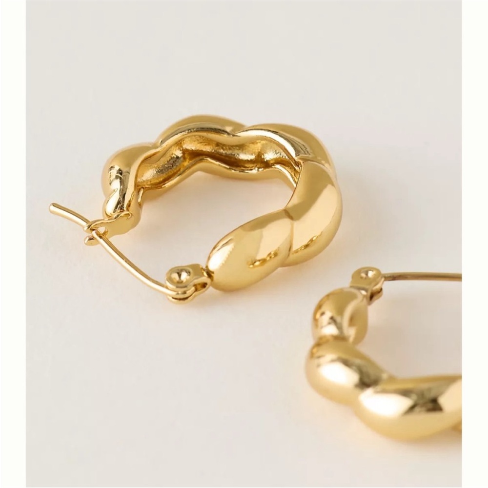 New! Gold Twisted Hoop Earrings (2001) NWOT - Picture 2 of 4